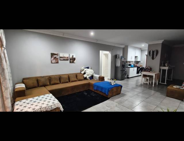 3 BEDROOM TOWNHOUSE FOR SALE IN ARCON PARK